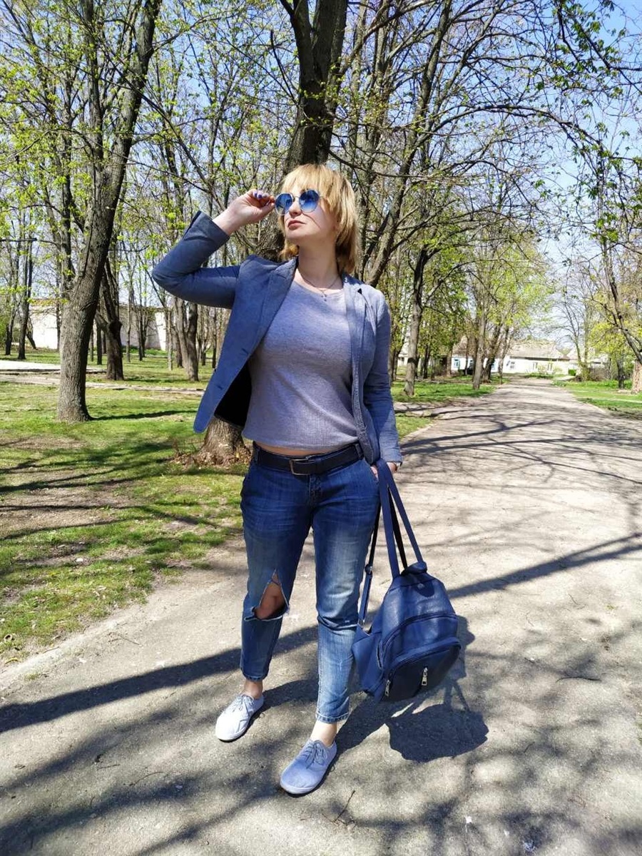 Джинси, кофтинка та піджак - 150 грн.