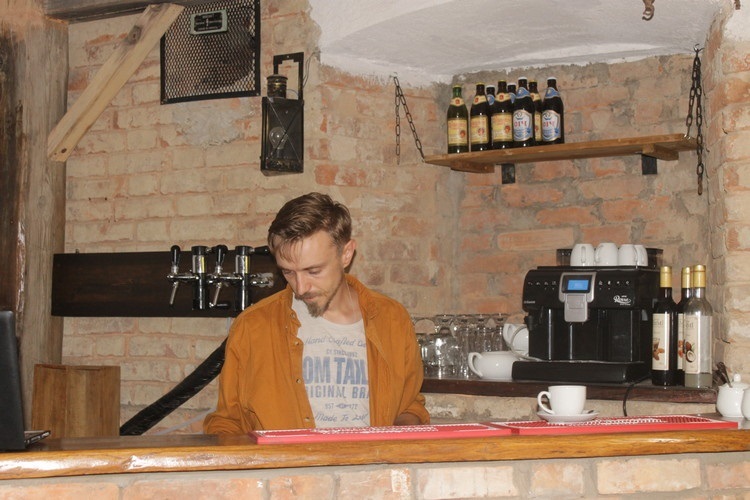Вже є все, щоб замовити каву, чай чи пиво.