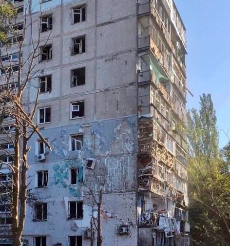 7 жовтня 2022 року росіяни атакували Запоріжжя дронами, руйнувань зазнали багатоквартирні будинки та комунальні мережі.
