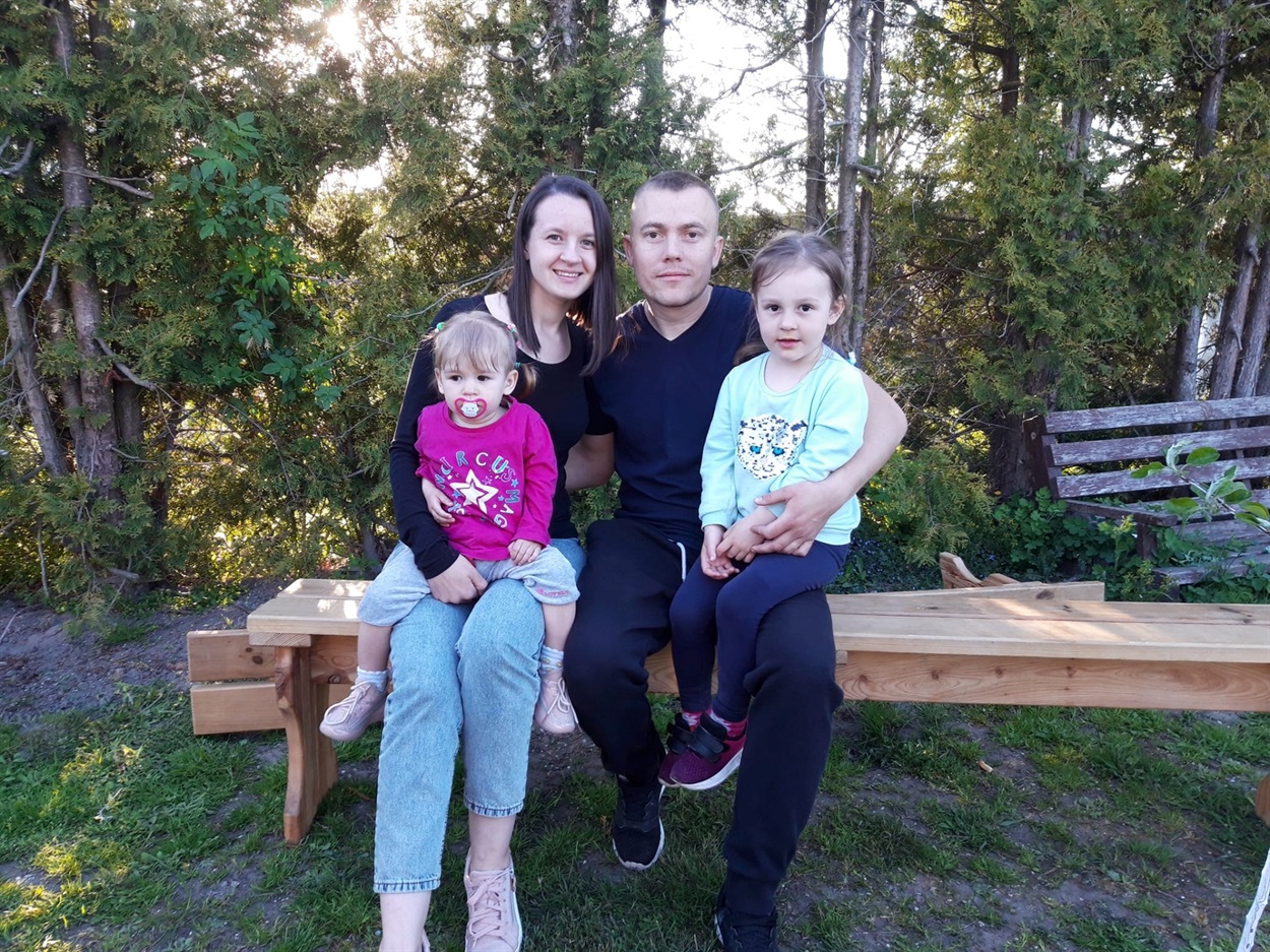 Микола Пухтій з родиною
