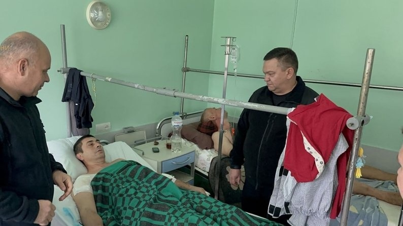 Рятувальні, які дістали поранення внаслідок обстрілу по Запорізькому району