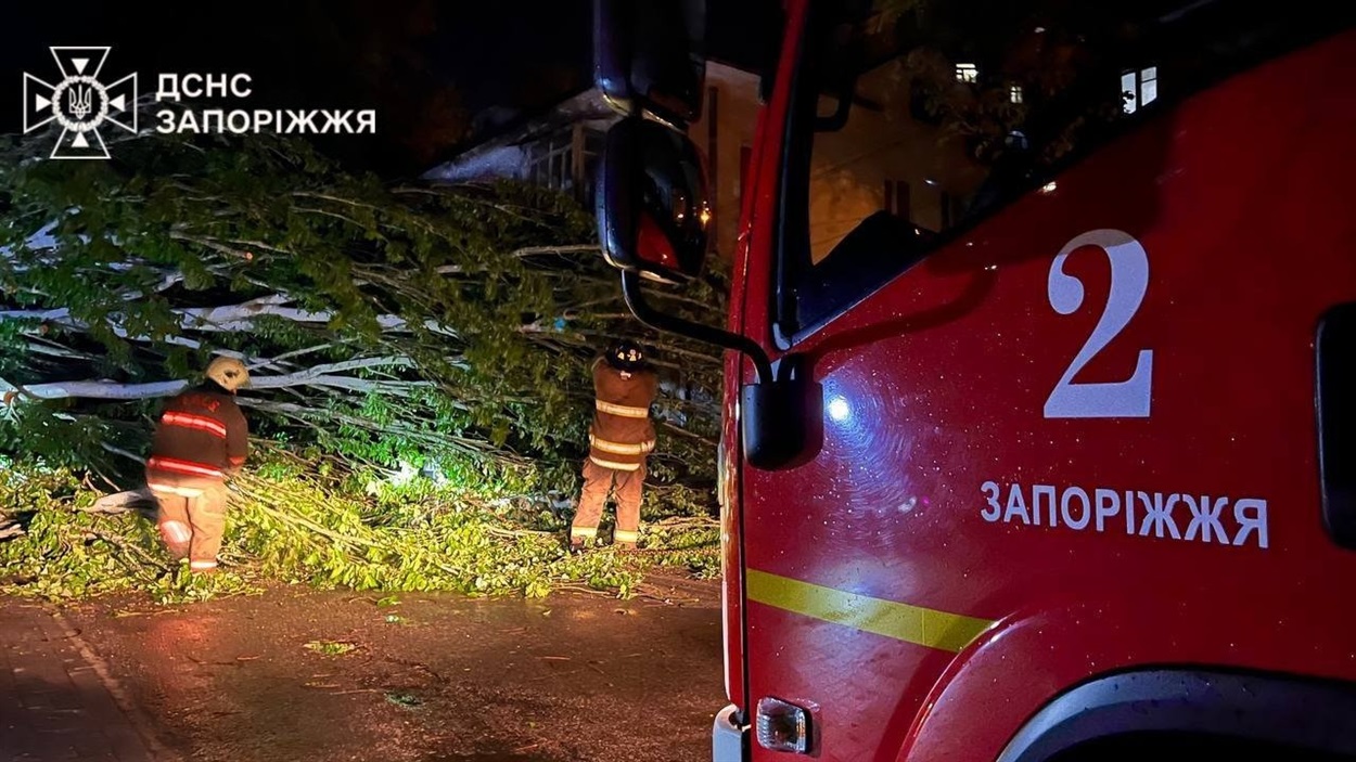 Усунення наслідків негоди у Запоріжжі