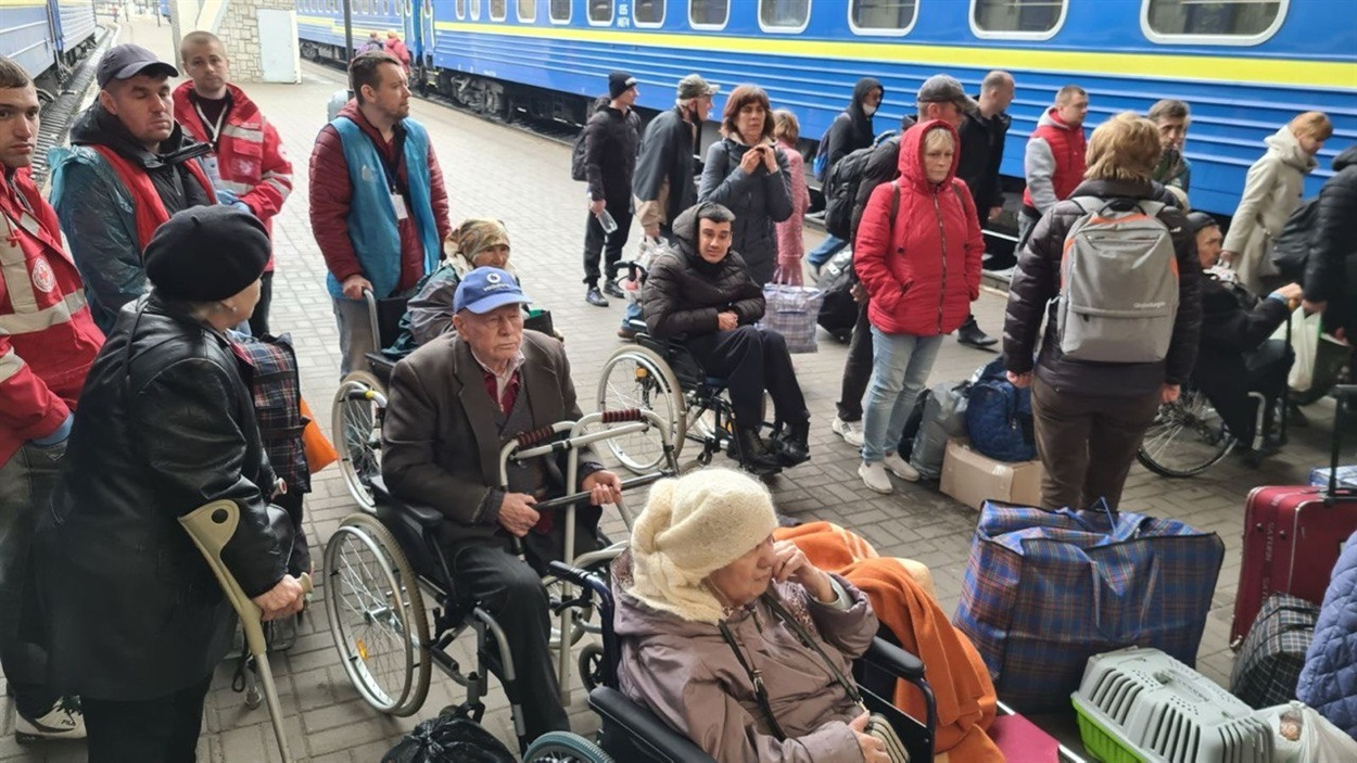 Підопічні благодійного фонду, що прибули на Прикарпаття. Фото надала героїня